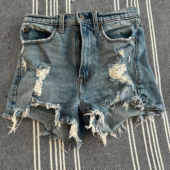 Abercrombie High Rise “Mom Short” - Picture 1 of 1